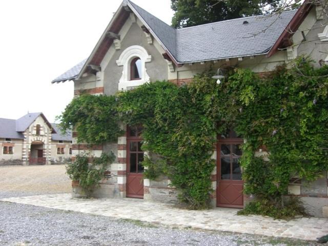 Chateau De Belle Poule Les Ponts-de-Ce Exterior photo